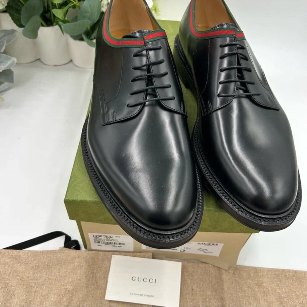 Men’s Gucci, black leather derby, shoes with green red web trim size 12.5